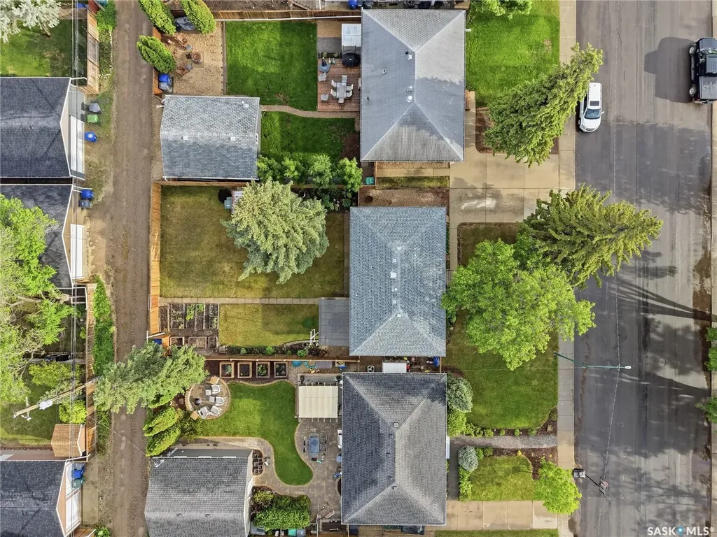 2321 Munroe Avenue S Saskatoon SK S7J 1S4