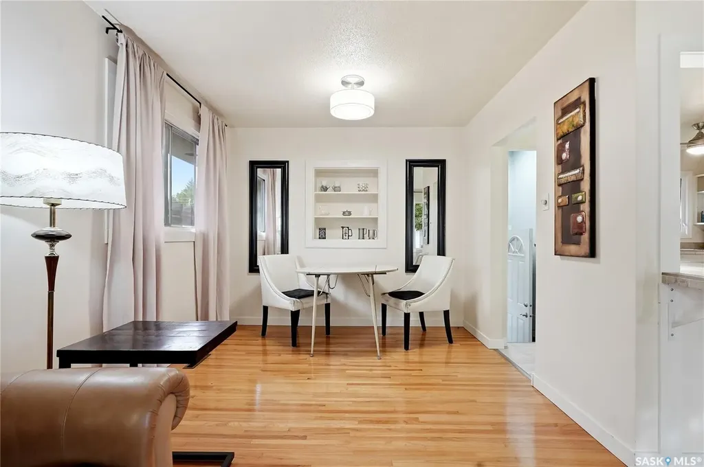 2321 Munroe Avenue S Saskatoon SK S7J 1S4
