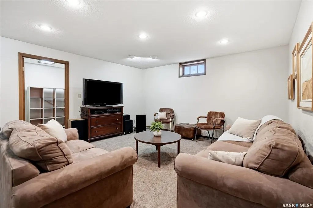 15 Minot Drive Regina SK S4X 1B5