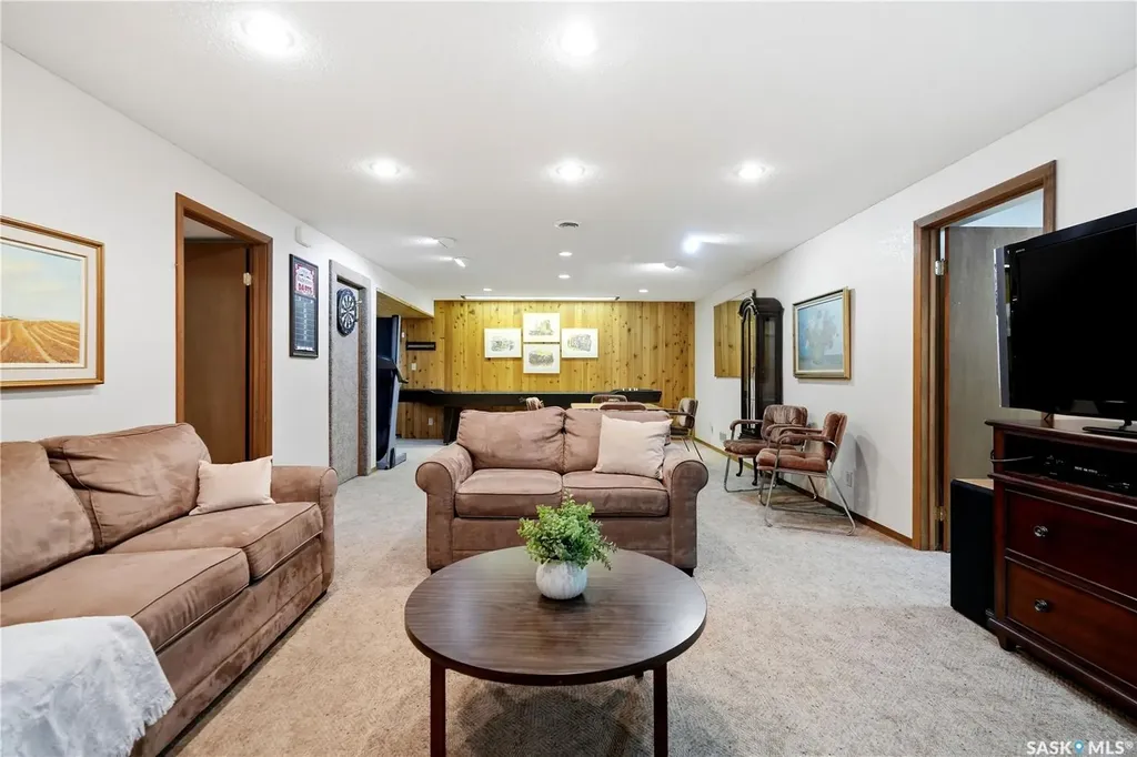 15 Minot Drive Regina SK S4X 1B5