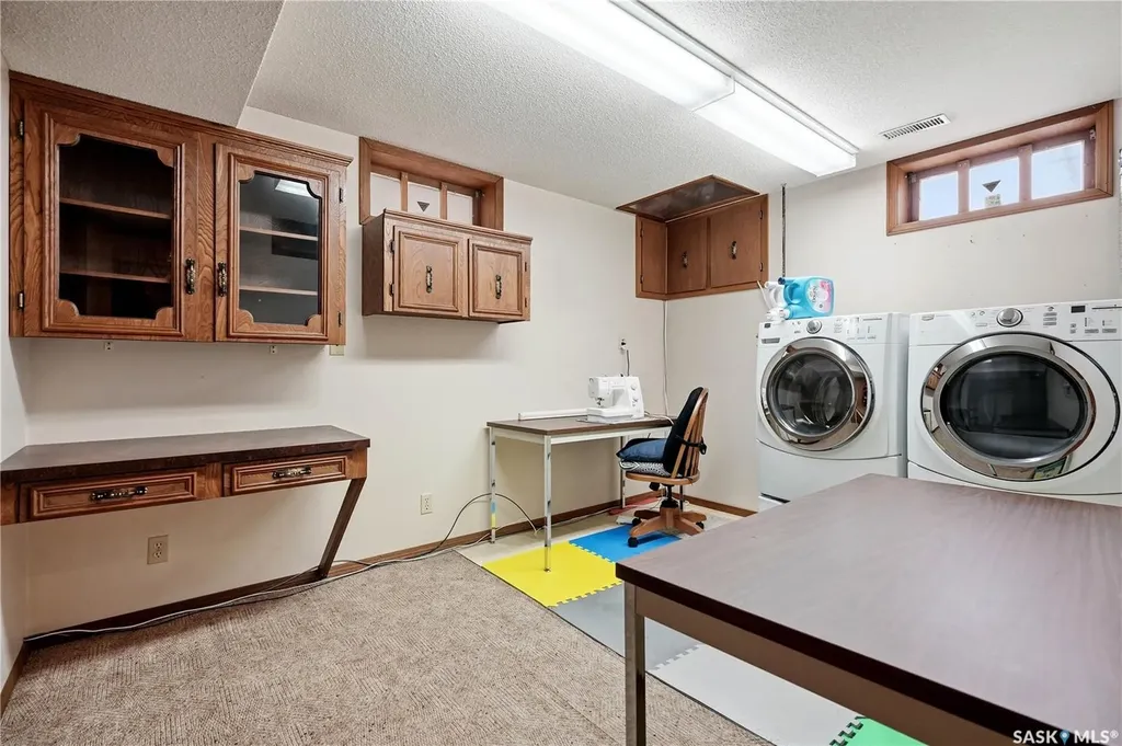 15 Minot Drive Regina SK S4X 1B5