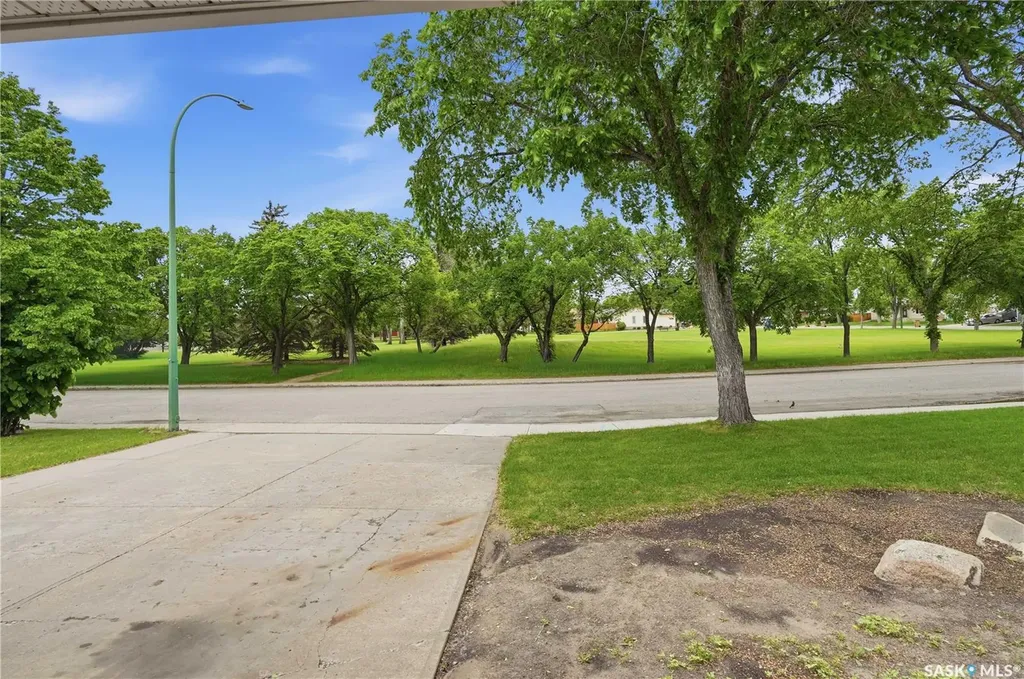 15 Minot Drive Regina SK S4X 1B5
