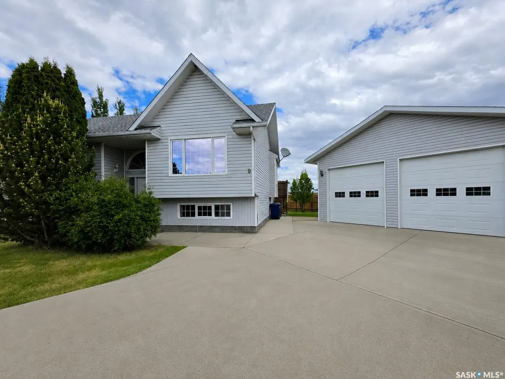 9 Ducluzeau Place Meadow Lake SK S9X 1B5