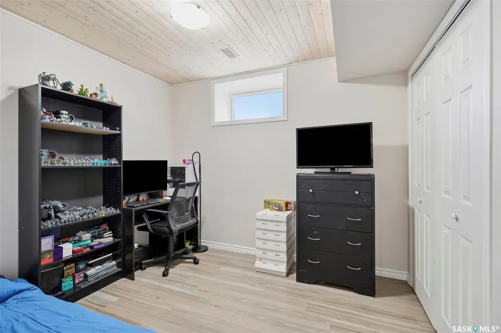27 2nd Avenue Clavet SK S0K 0Y0
