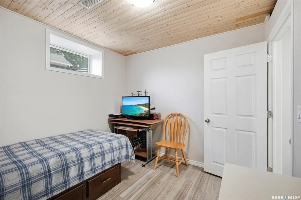 27 2nd Avenue Clavet SK S0K 0Y0
