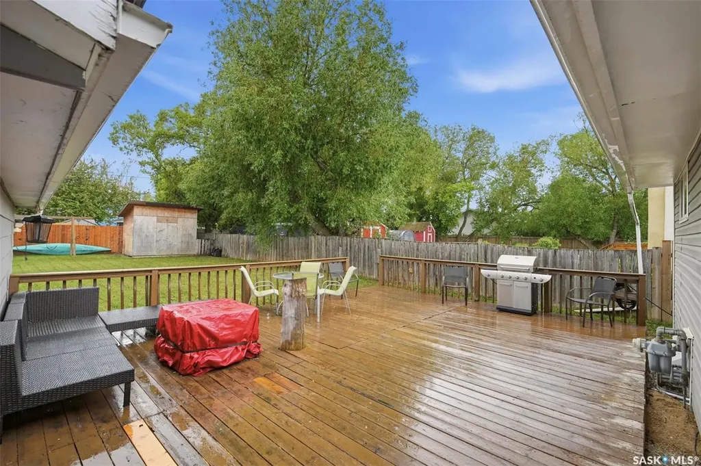 27 2nd Avenue Clavet SK S0K 0Y0