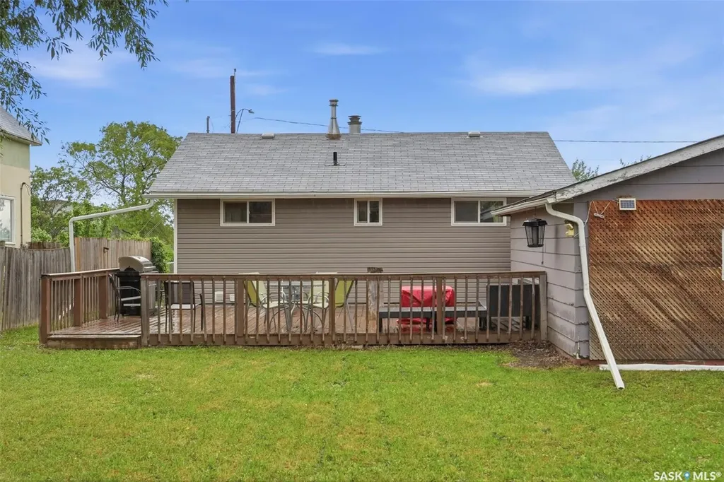 27 2nd Avenue Clavet SK S0K 0Y0