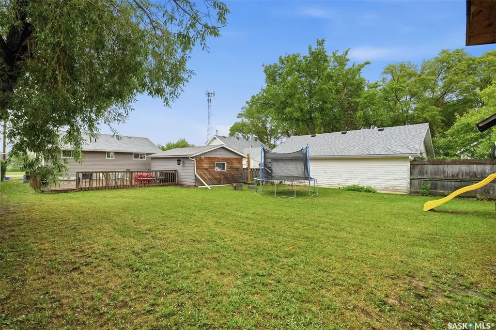 27 2nd Avenue Clavet SK S0K 0Y0