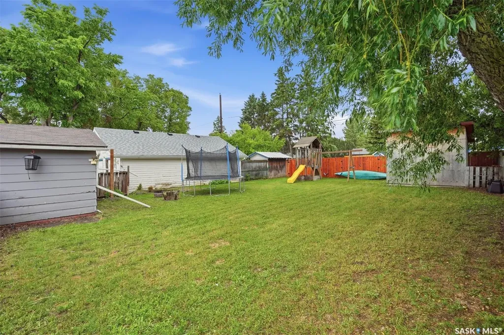 27 2nd Avenue Clavet SK S0K 0Y0