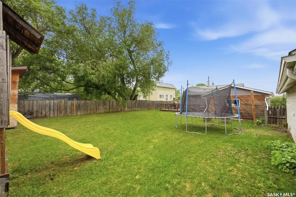 27 2nd Avenue Clavet SK S0K 0Y0