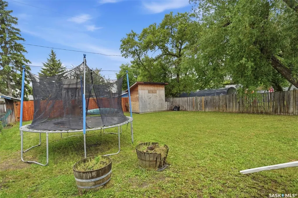 27 2nd Avenue Clavet SK S0K 0Y0