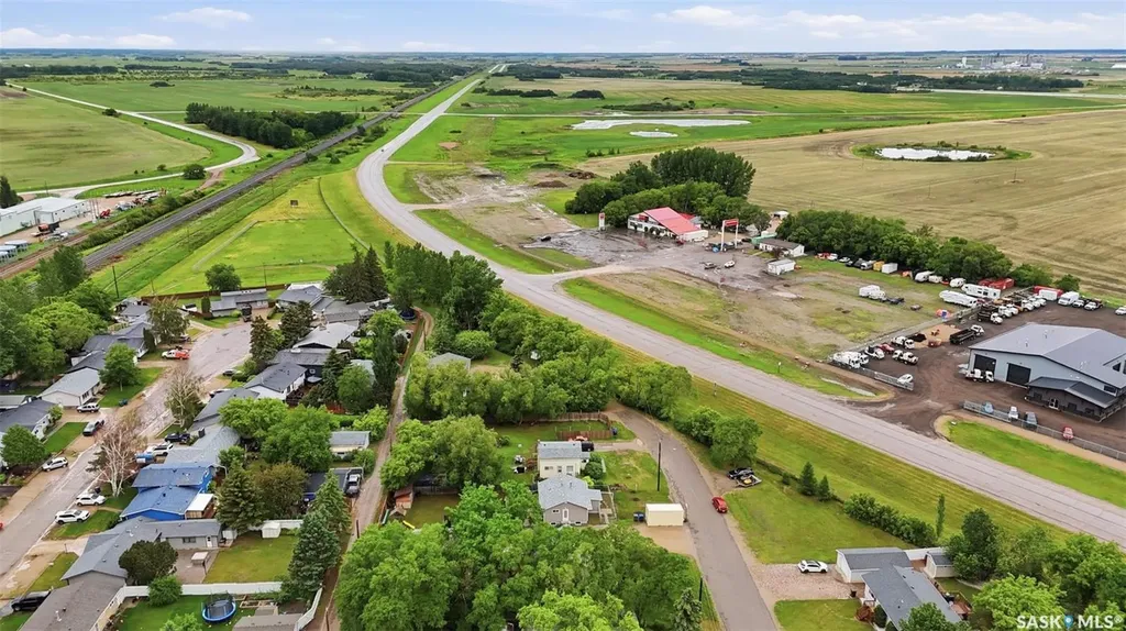 27 2nd Avenue Clavet SK S0K 0Y0