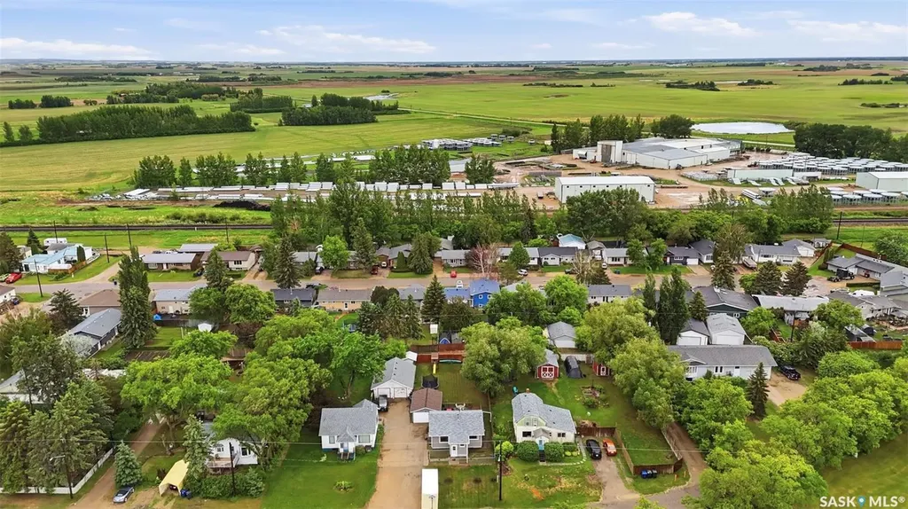 27 2nd Avenue Clavet SK S0K 0Y0