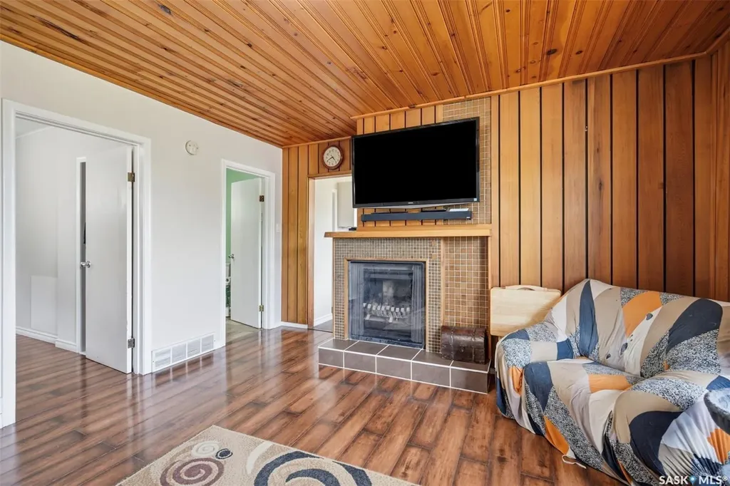 27 2nd Avenue Clavet SK S0K 0Y0