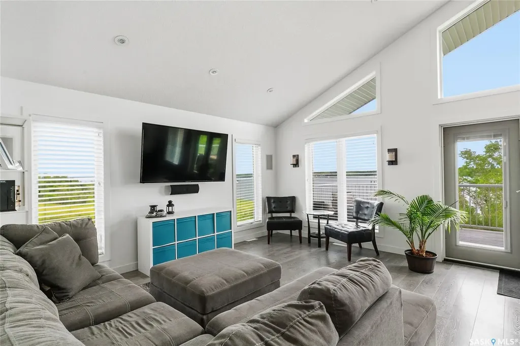 2 Sorensen Street Mckillop Rm No. 220 SK S0G 4L0
