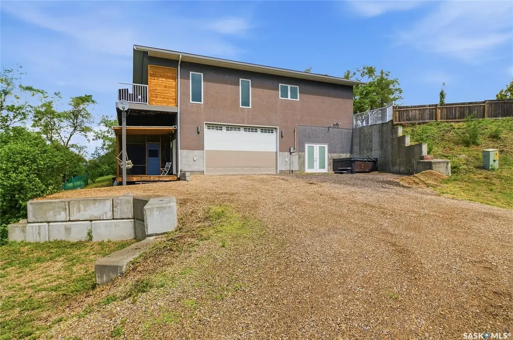 2 Sorensen Street Mckillop Rm No. 220 SK S0G 4L0