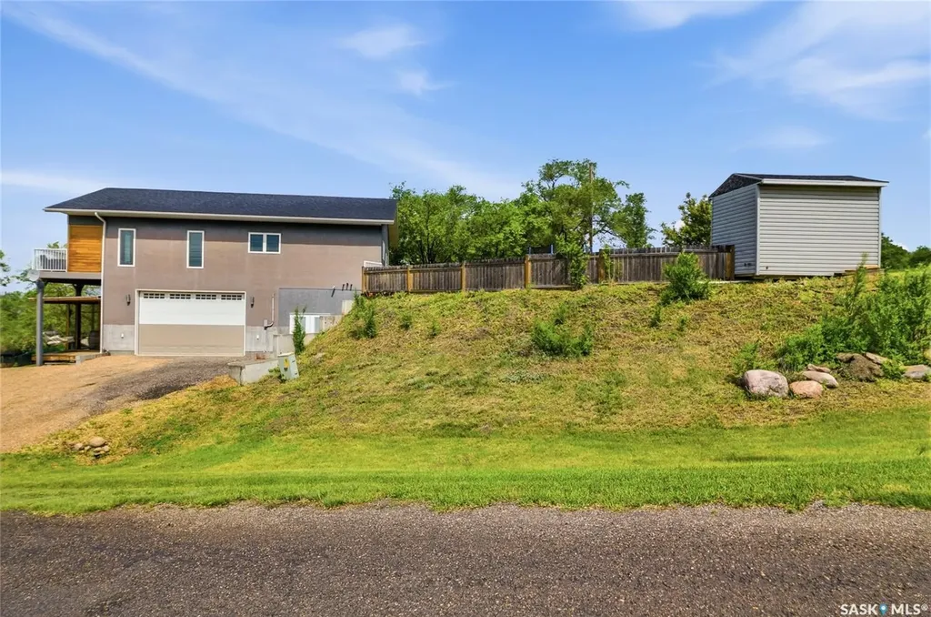 2 Sorensen Street Mckillop Rm No. 220 SK S0G 4L0
