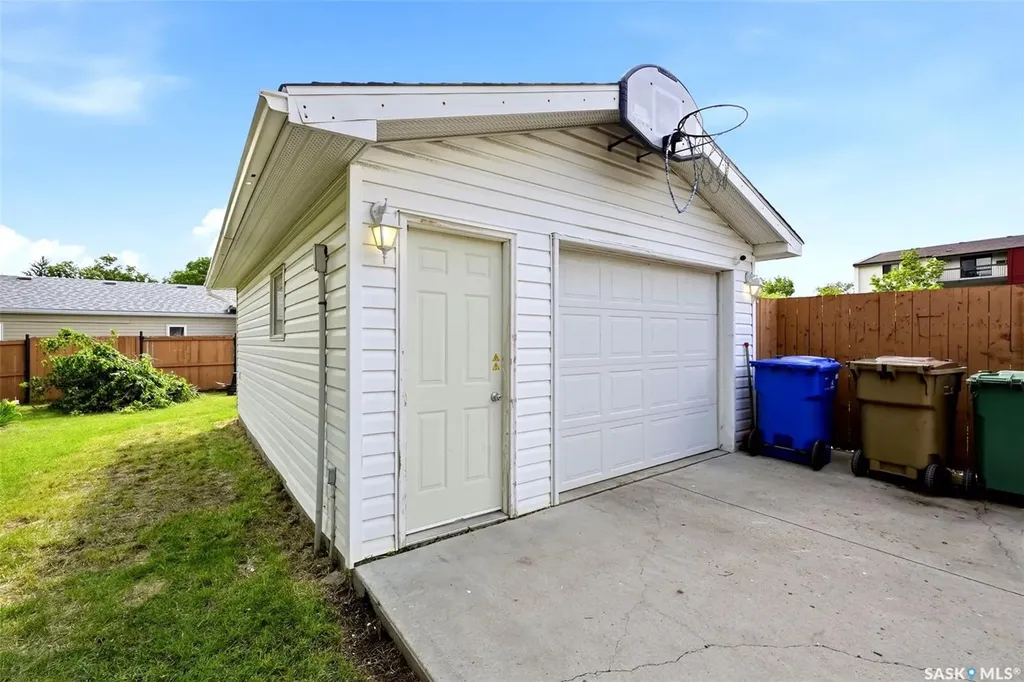 58 Bird Bay Regina SK S4N 1P9
