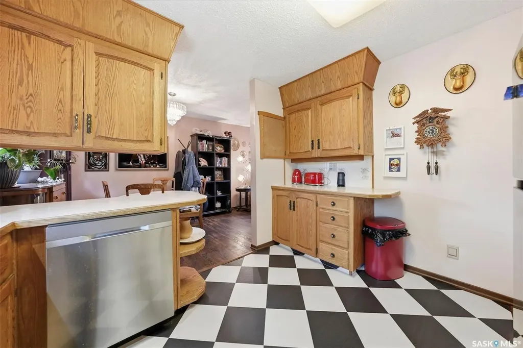 30 Riel Crescent Saskatoon SK S7J 2W6