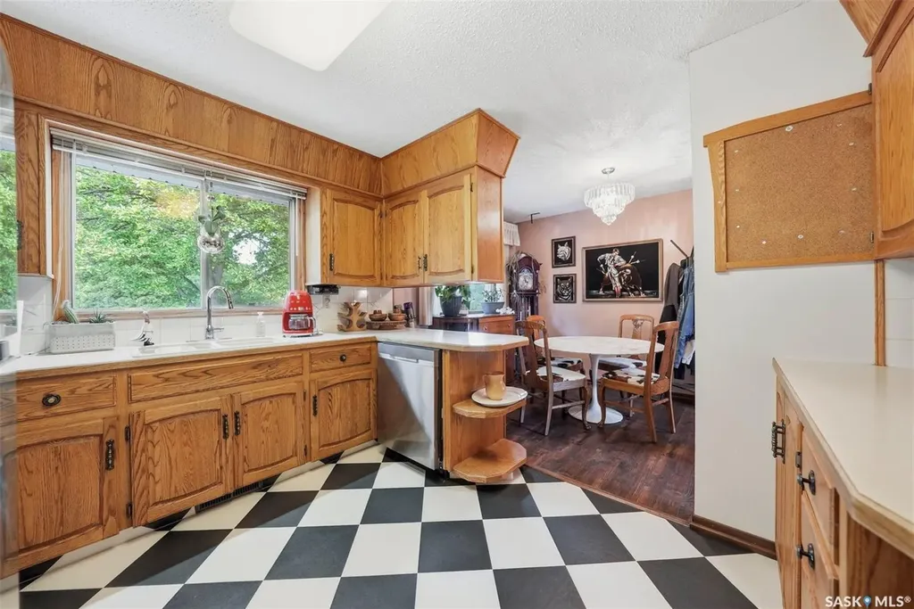 30 Riel Crescent Saskatoon SK S7J 2W6
