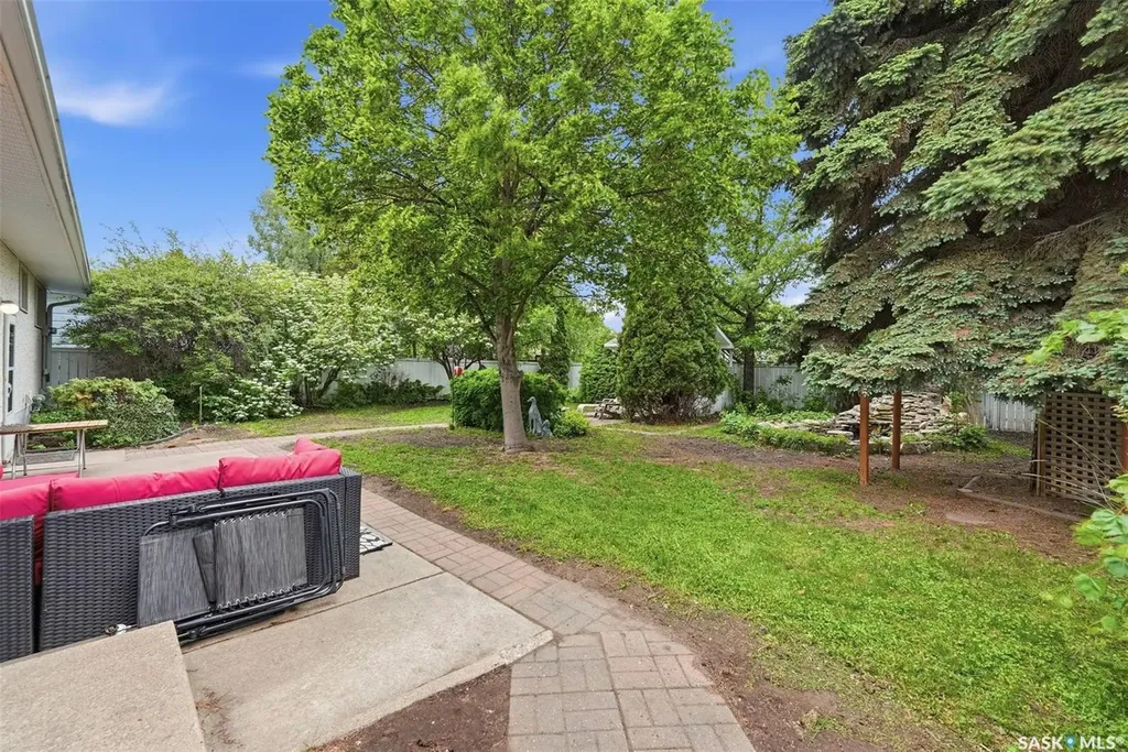 30 Riel Crescent Saskatoon SK S7J 2W6