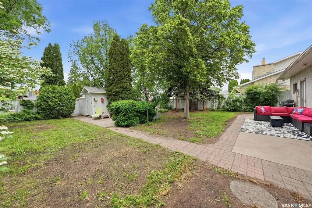 30 Riel Crescent Saskatoon SK S7J 2W6