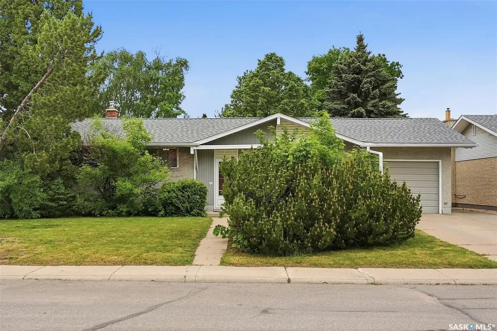 30 Riel Crescent Saskatoon SK S7J 2W6