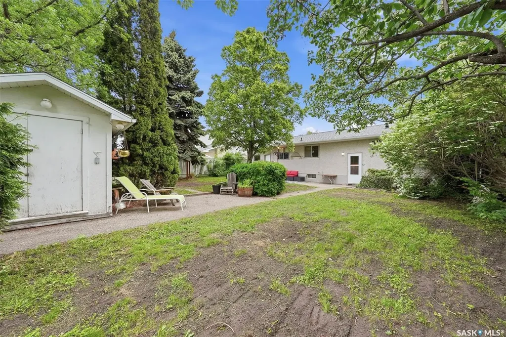 30 Riel Crescent Saskatoon SK S7J 2W6