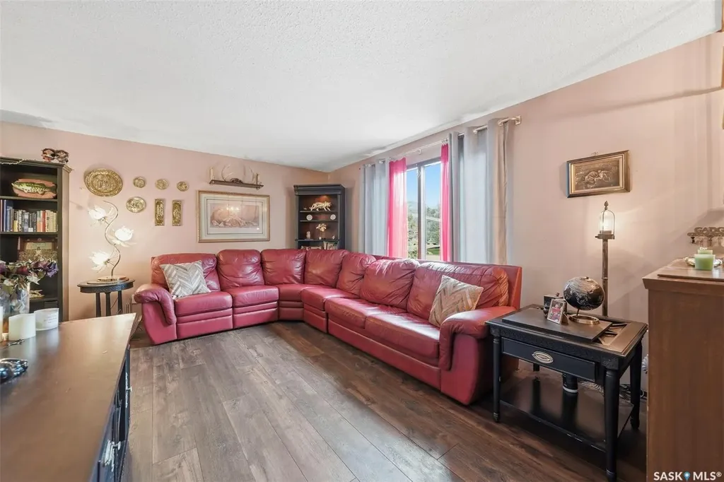 30 Riel Crescent Saskatoon SK S7J 2W6