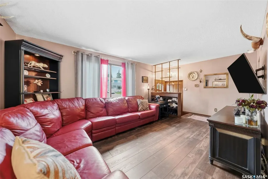 30 Riel Crescent Saskatoon SK S7J 2W6