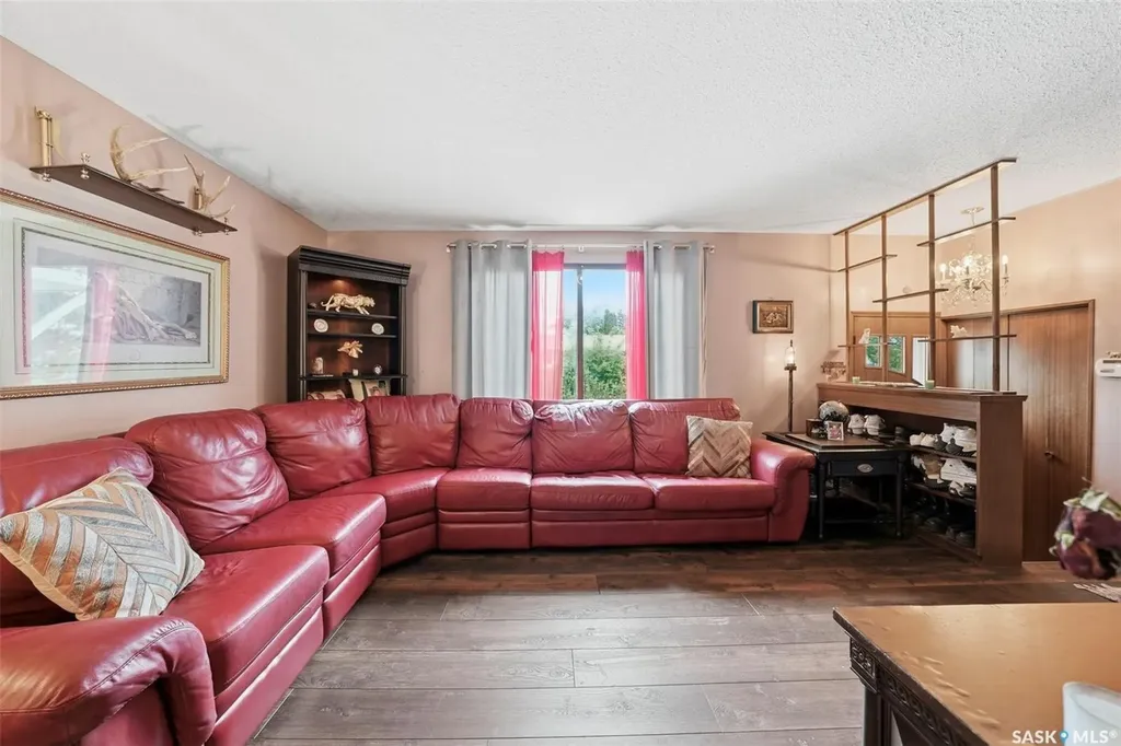 30 Riel Crescent Saskatoon SK S7J 2W6