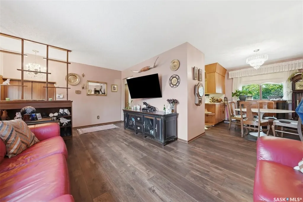 30 Riel Crescent Saskatoon SK S7J 2W6