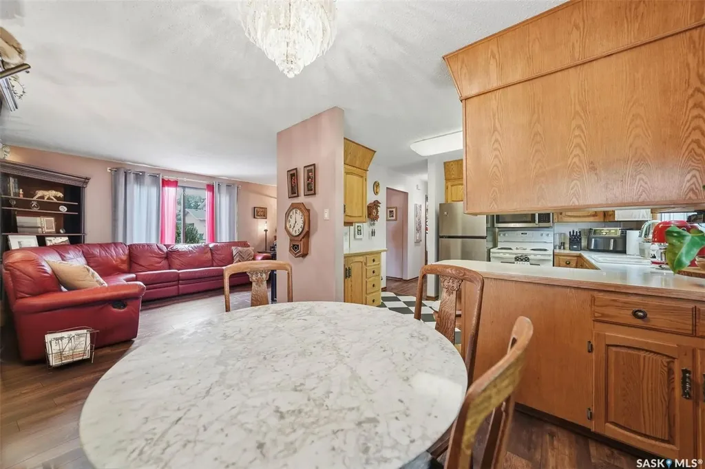 30 Riel Crescent Saskatoon SK S7J 2W6