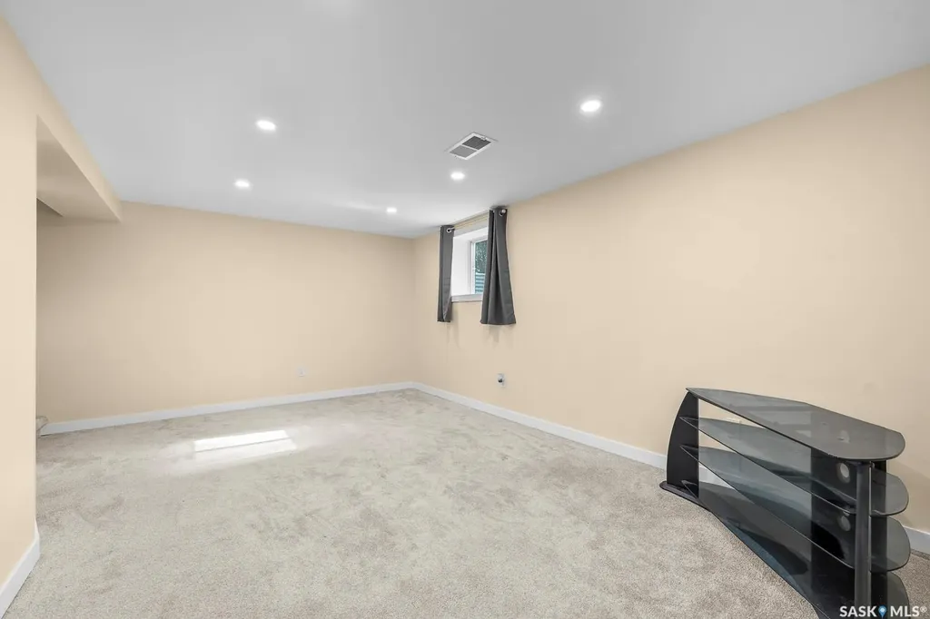 1324 Forget Street Regina SK S4T 4Y1
