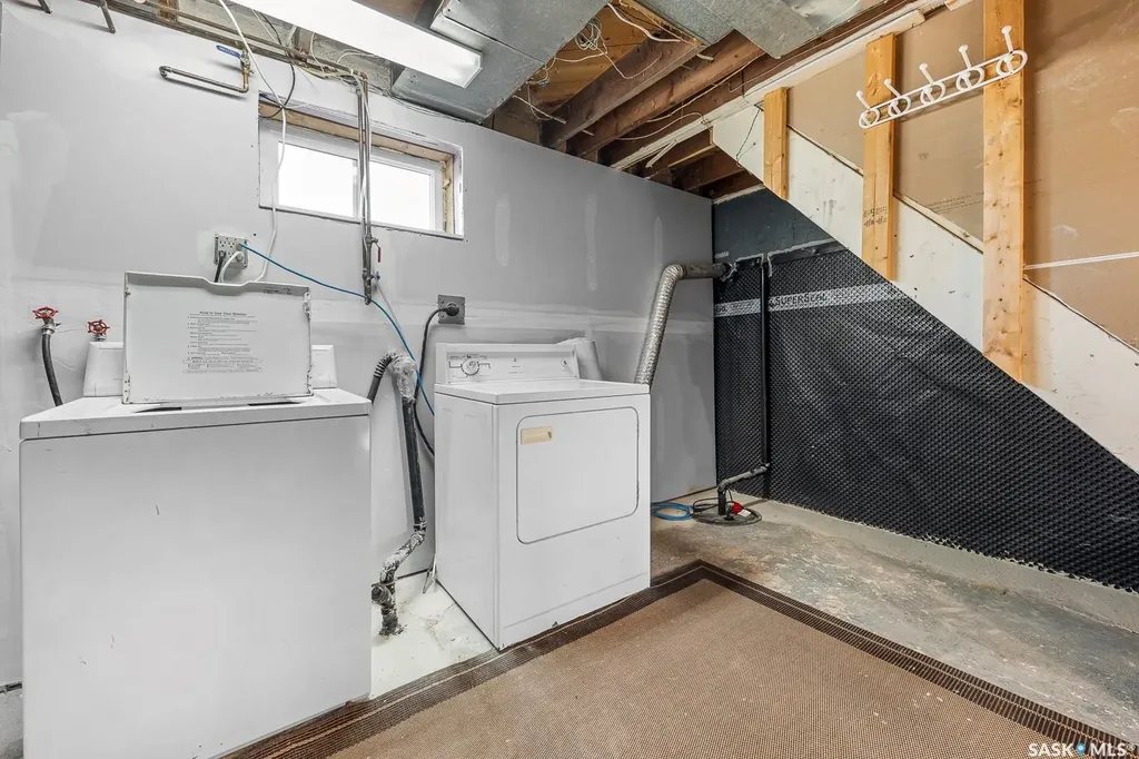 1324 Forget Street Regina SK S4T 4Y1