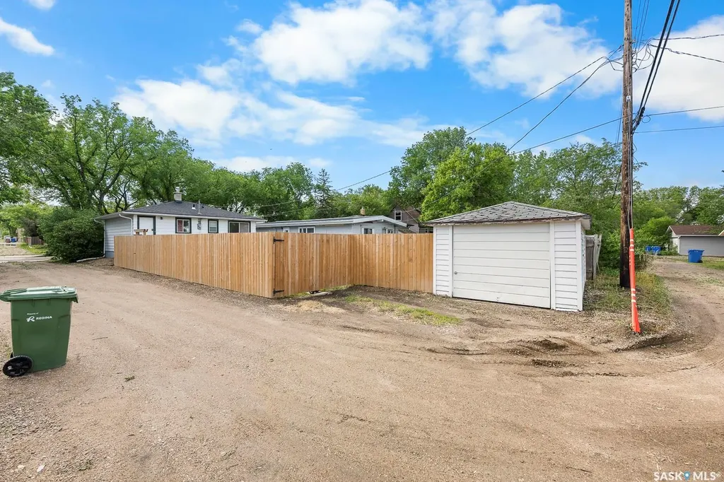 1324 Forget Street Regina SK S4T 4Y1