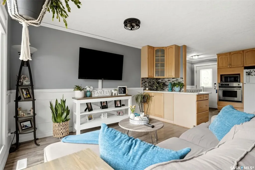 1207 5th Avenue Regina Beach SK S0G 4C0