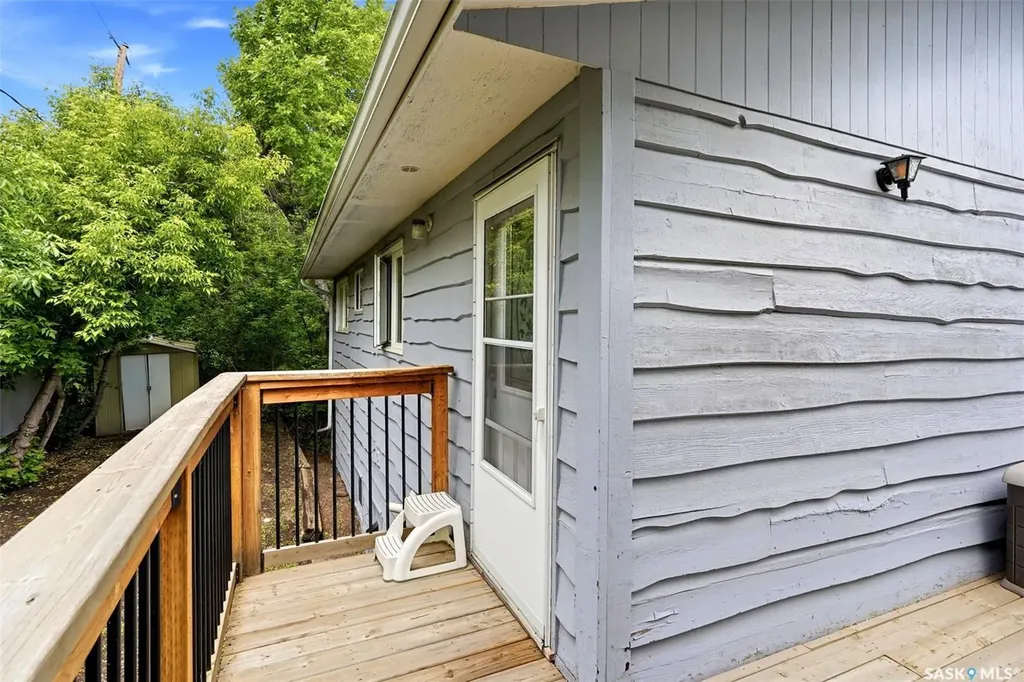 1207 5th Avenue Regina Beach SK S0G 4C0