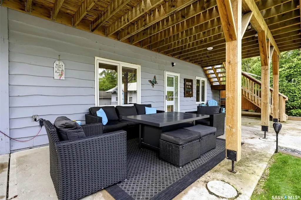 1207 5th Avenue Regina Beach SK S0G 4C0