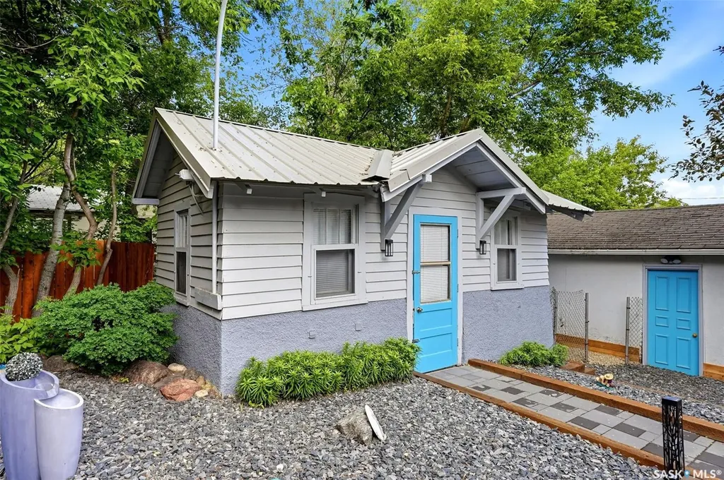 1207 5th Avenue Regina Beach SK S0G 4C0