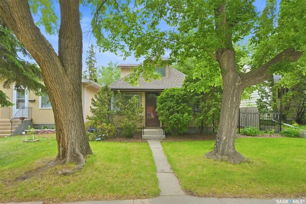 1003 6th Street E Saskatoon SK S7H 1E1