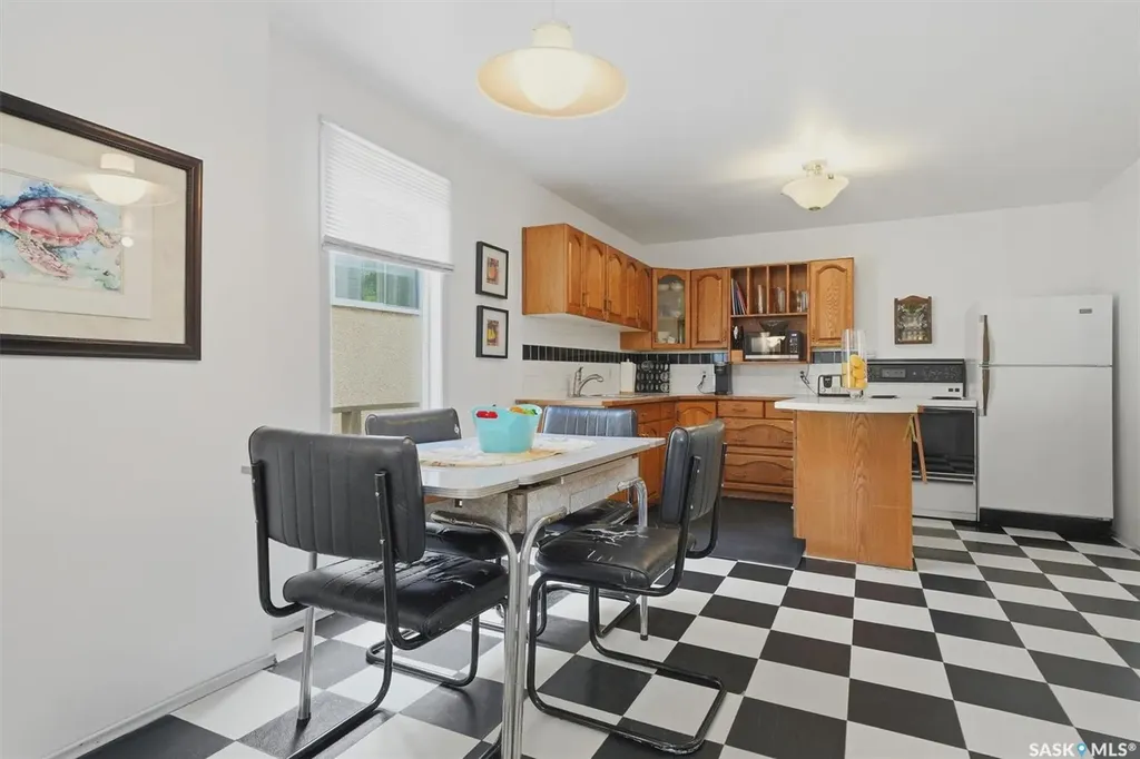 1003 6th Street E Saskatoon SK S7H 1E1