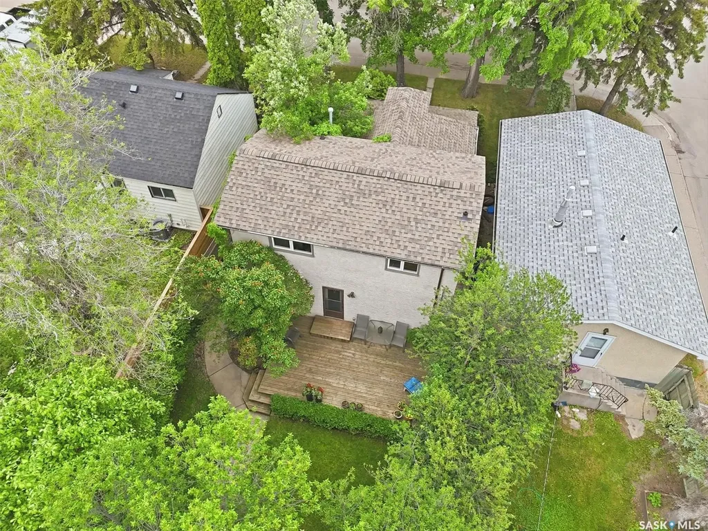 1003 6th Street E Saskatoon SK S7H 1E1