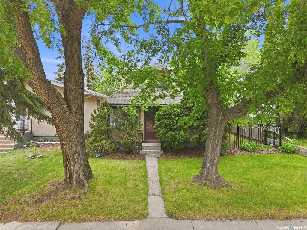 1003 6th Street E Saskatoon SK S7H 1E1