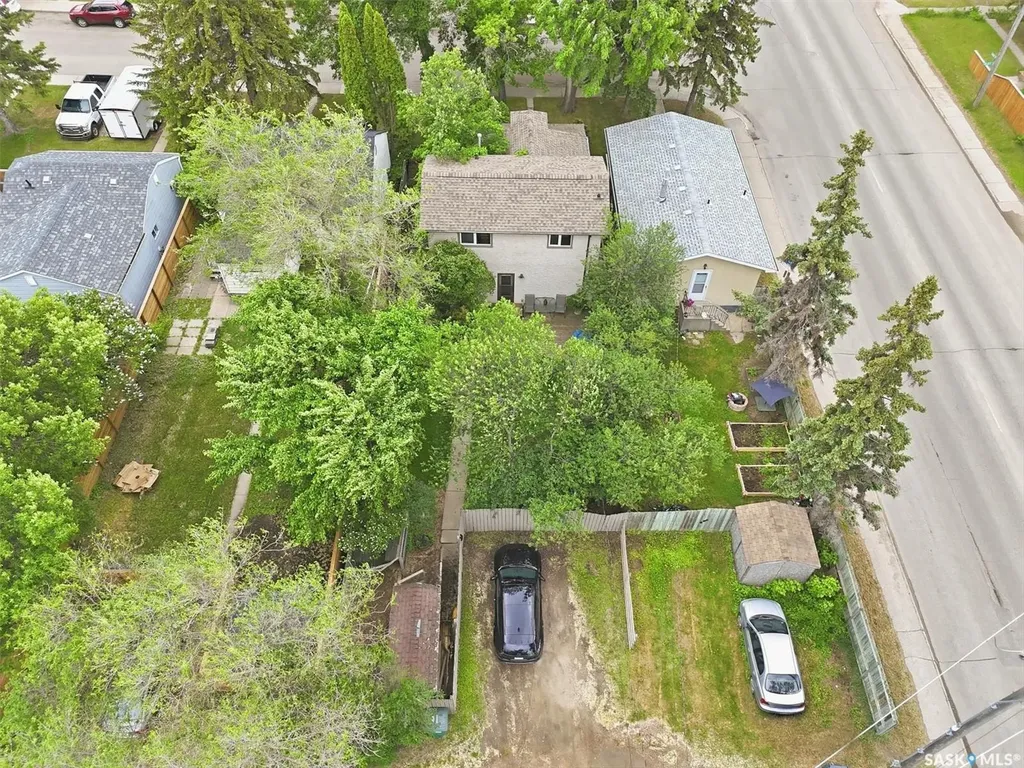 1003 6th Street E Saskatoon SK S7H 1E1