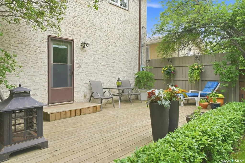 1003 6th Street E Saskatoon SK S7H 1E1