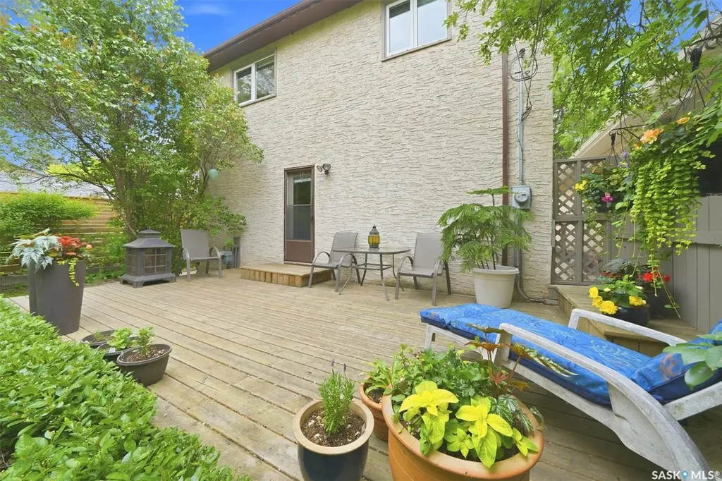 1003 6th Street E Saskatoon SK S7H 1E1