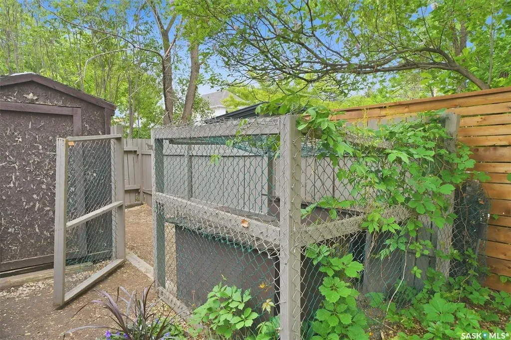 1003 6th Street E Saskatoon SK S7H 1E1