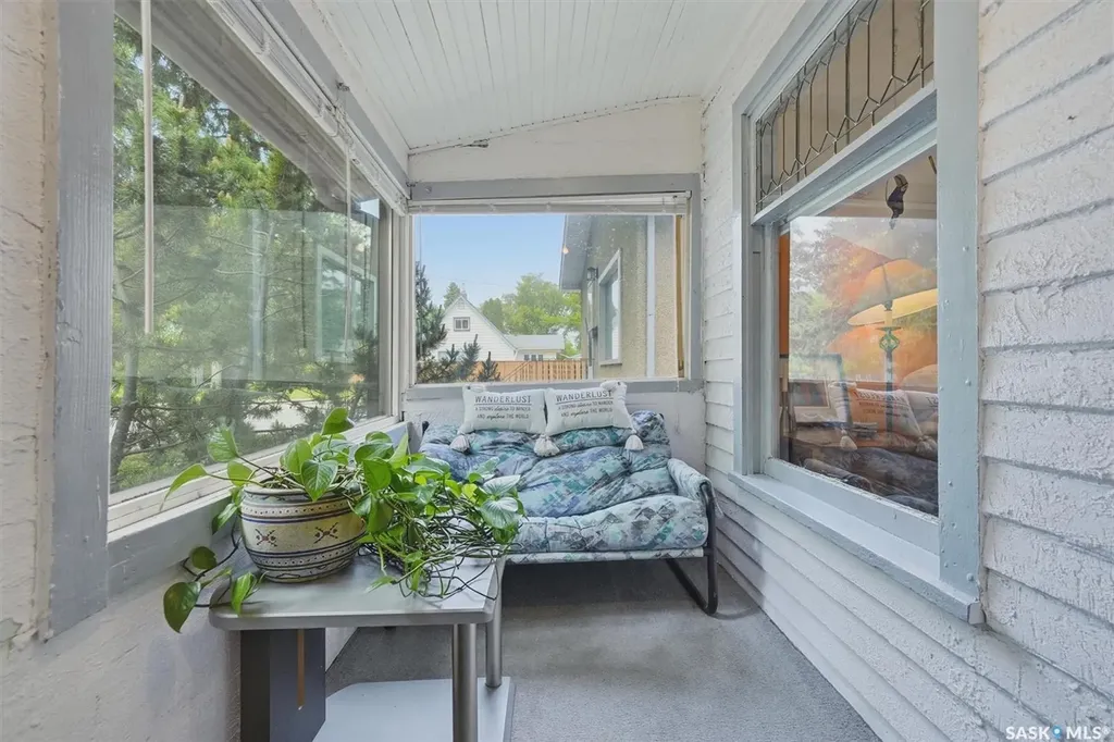 1003 6th Street E Saskatoon SK S7H 1E1