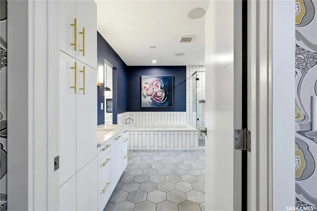 901 Glasgow Street Saskatoon SK S7J 0N9